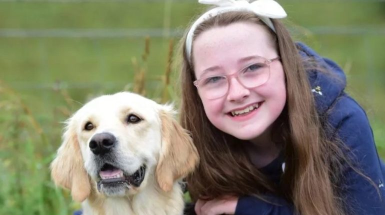 Assistenzhundes bekommt dank ein ihr ihres Leben Mädchen sehbehindertes zurück 